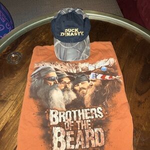A&E’s Duck Dynasty Battle of the Beards T-Shirt & Hat Cap